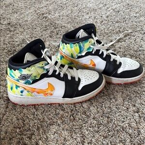 Nike Kids' air Jordan sneakers. Size 4. Drip collection